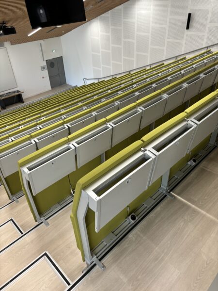 Université de Nîmes - Photo de l'amphithéâtre rénové