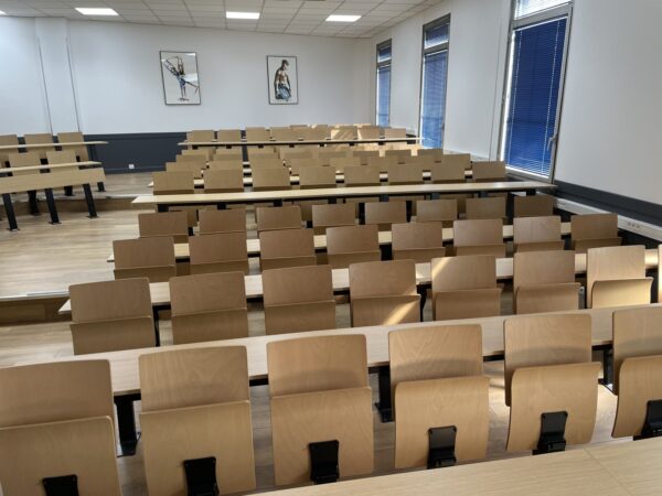 Photo siège amphi Easy tablette filante