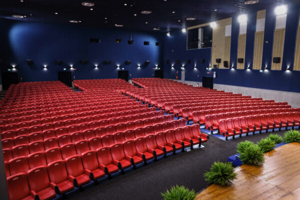 Fauteuil Cinéma Confort Cuir Rouge Ambiance Salle De Cinéma