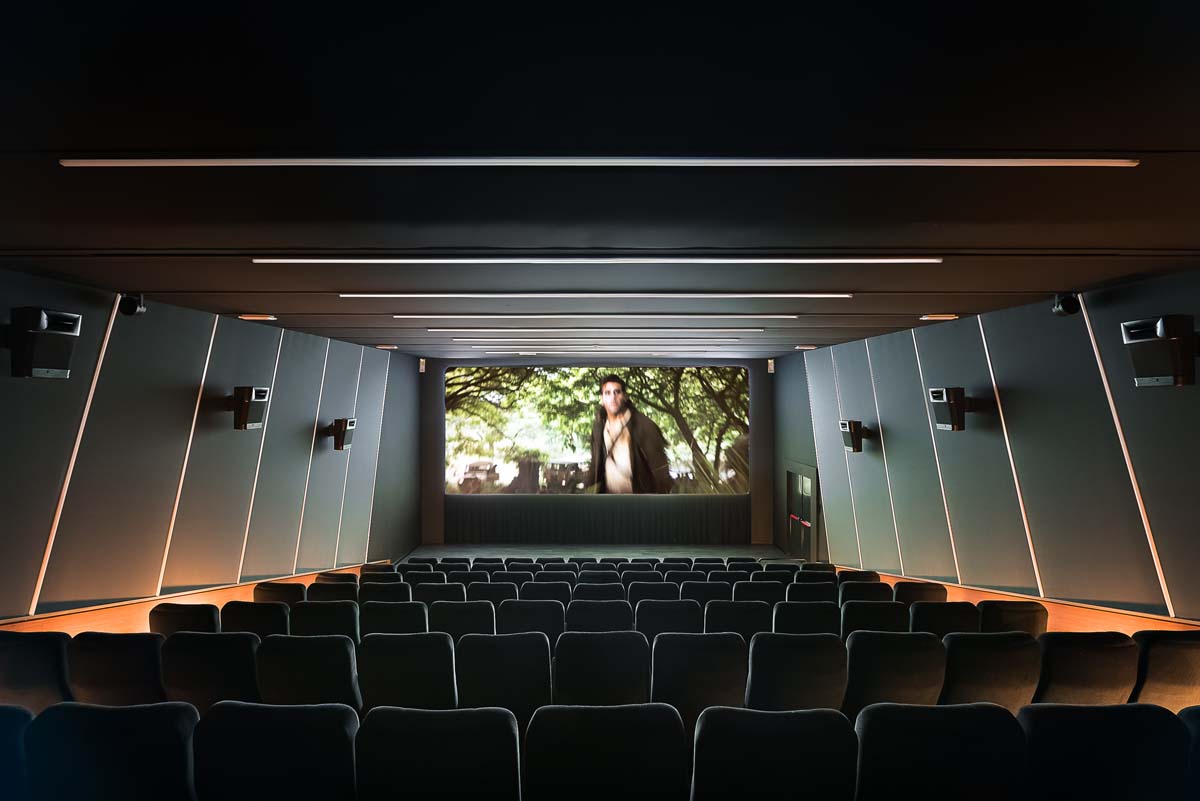 Fauteuil Cinéma Locarno Ambiance Salle de Cinéma Ecran Allumé Face