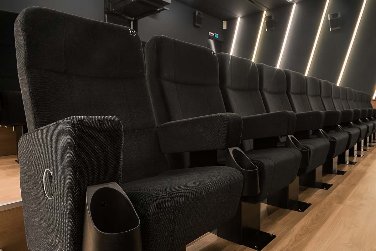 Fauteuil Cinéma Locarno Ambiance Salle de Cinéma Détail Siège