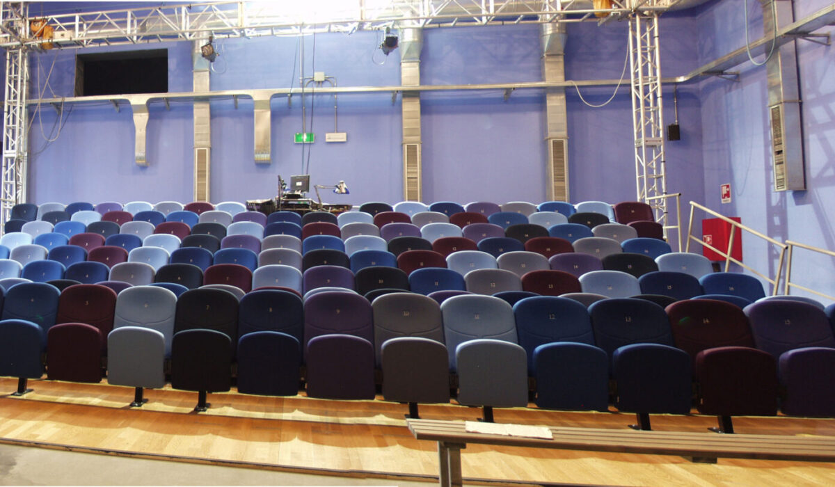 Siège Ginevra photo salle rangées