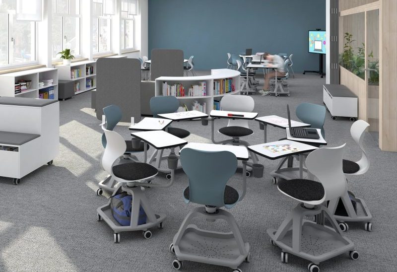 Chaise roulante avec tablette écritoire MIA – Image 6