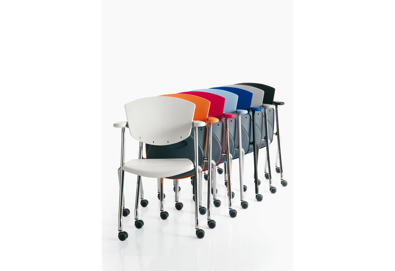 Chaise sur roulettes avec tablette Easy Go – Image 4