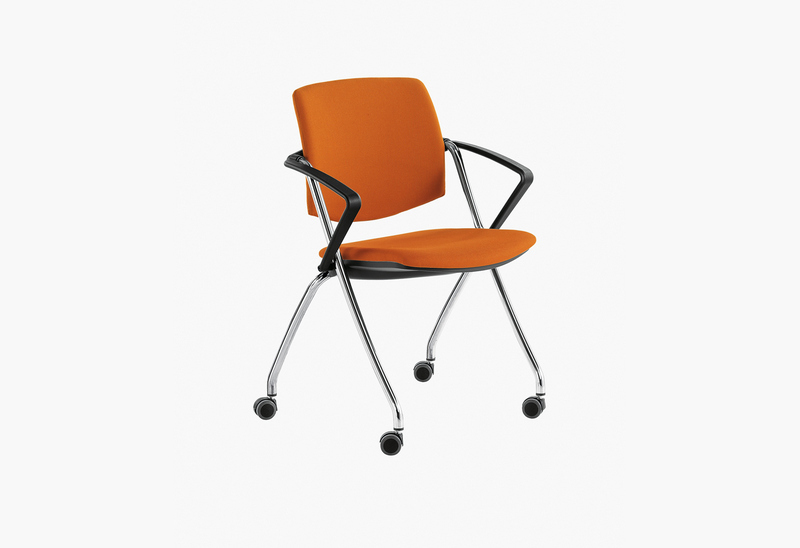 Chaise empilable avec assise rabattable Q-Go – Image 6