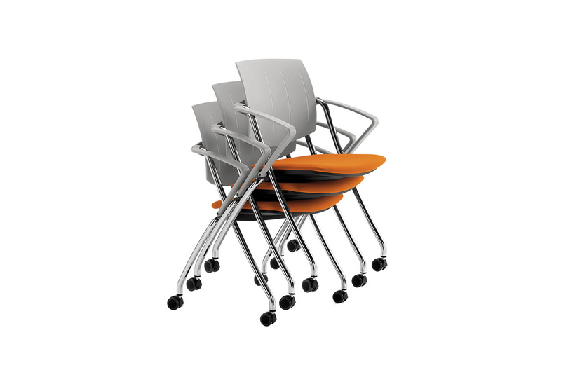 Chaise empilable avec assise rabattable Q-Go – Image 4