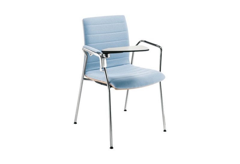 Chaise rembourrée avec tablette escamotable Q2